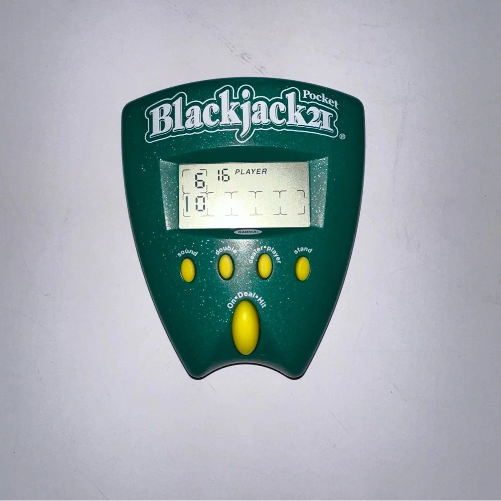 Radica Pocket Blackjack 21 Handheld Electronic Game 2002 – Works Great!